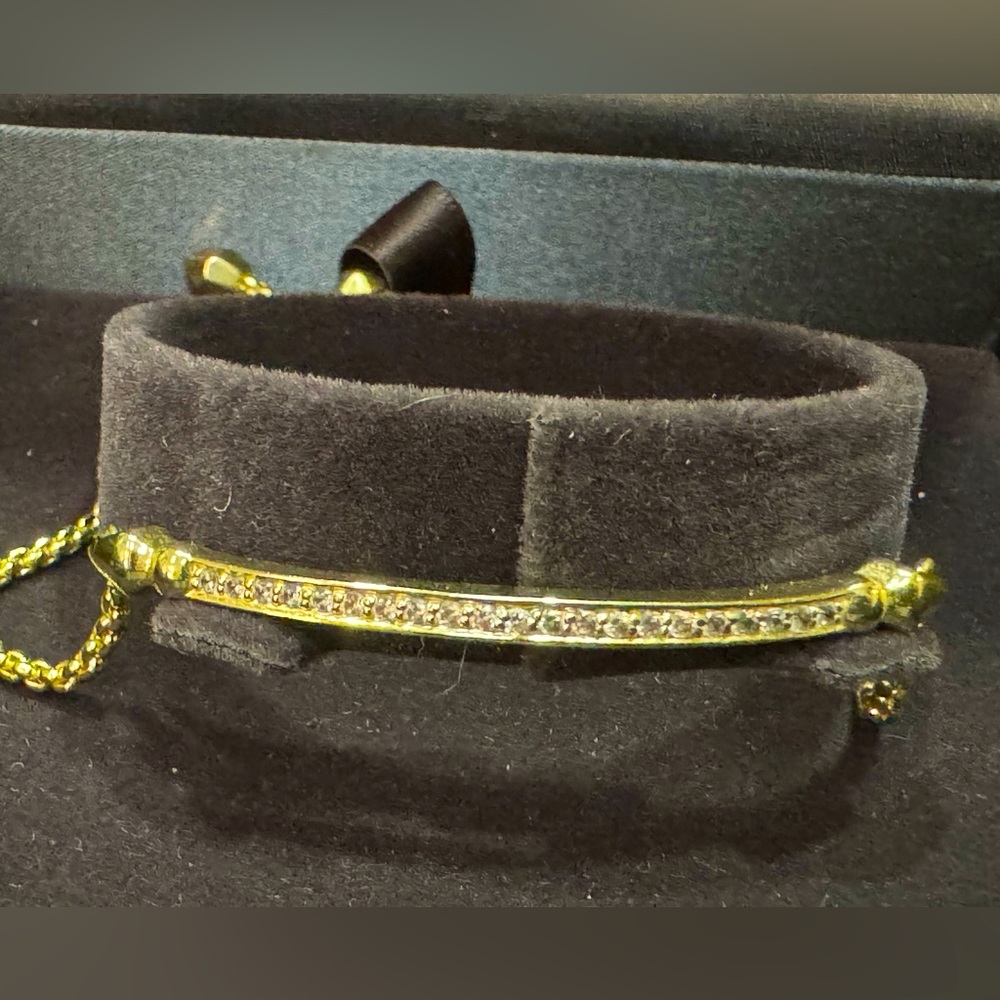 Kendra Scott bracelet